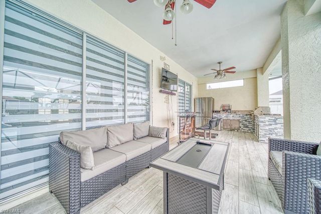 946 SE 23rd PL, Cape Coral, FL 33990
