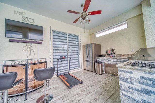 946 SE 23rd PL, Cape Coral, FL 33990