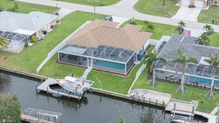 946 SE 23rd PL, Cape Coral, FL 33990