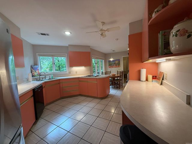 917 Calvert Cv, Forrest City, AR 72335