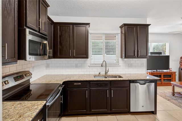 2502 SEVEN OAKS DR, St Cloud, FL 34772