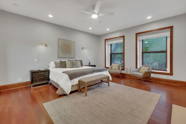 1034 N La Salle Drive, Chicago, IL 60610