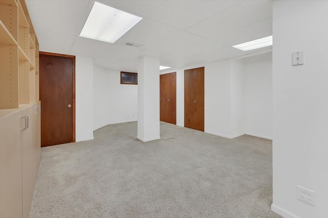 1034 N La Salle Drive, Chicago, IL 60610