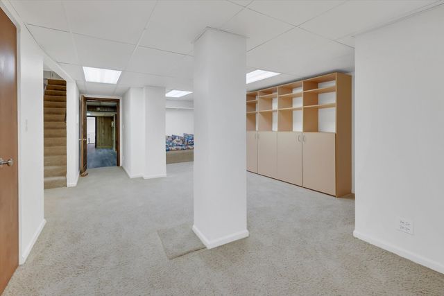 1034 N La Salle Drive, Chicago, IL 60610