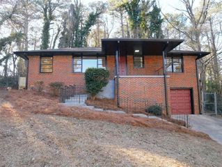 2756 Oldknow NW Drive, Atlanta, GA 30318