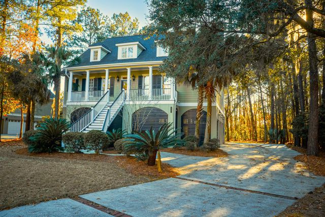 1492 Headquarters Plantation Drive, Johns Island, SC 29455