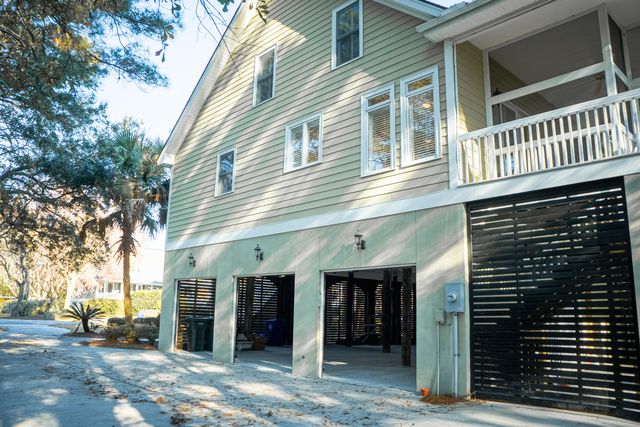 1492 Headquarters Plantation Drive, Johns Island, SC 29455