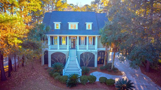 1492 Headquarters Plantation Drive, Johns Island, SC 29455