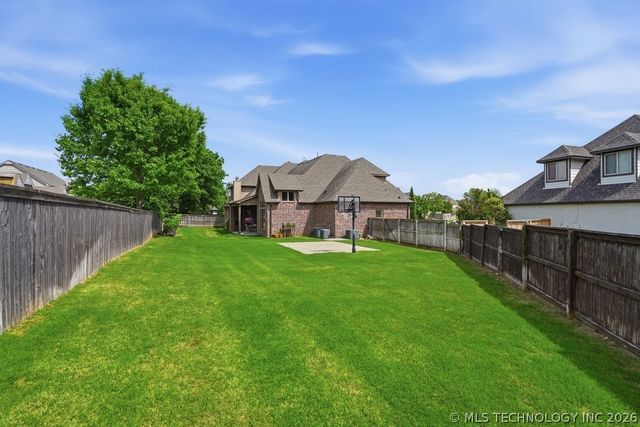 2821 E 103rd Place, Tulsa, OK 74137