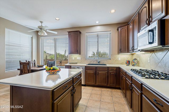 7452 E Ridge Point Road, Tucson, AZ 85750