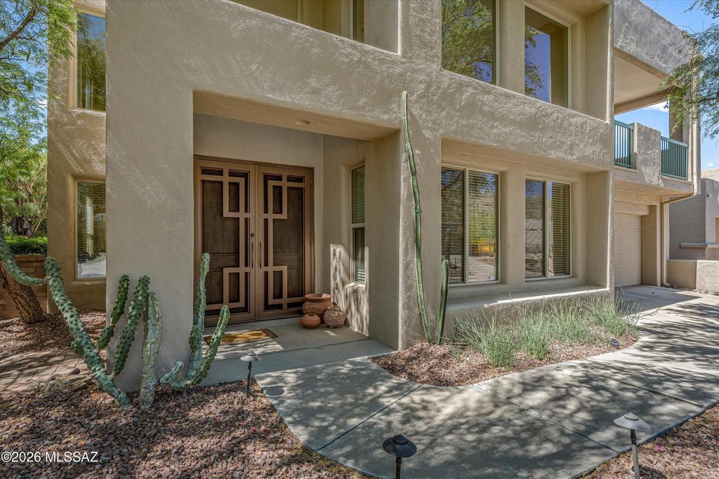 7452 E Ridge Point Road, Tucson, AZ 85750