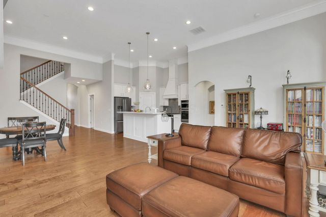 4557 Newport Loop E, Grove City, OH 43123