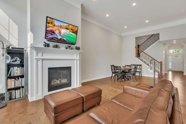 4557 Newport Loop E, Grove City, OH 43123