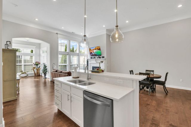 4557 Newport Loop E, Grove City, OH 43123