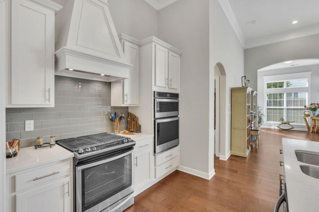 4557 Newport Loop E, Grove City, OH 43123