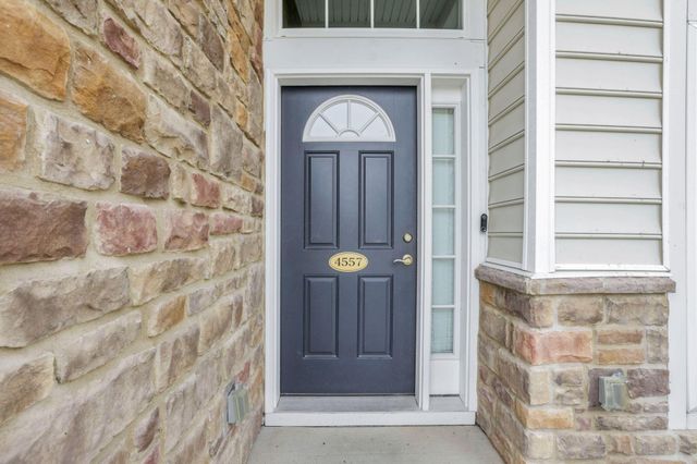 4557 Newport Loop E, Grove City, OH 43123