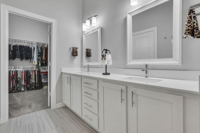 4557 Newport Loop E, Grove City, OH 43123