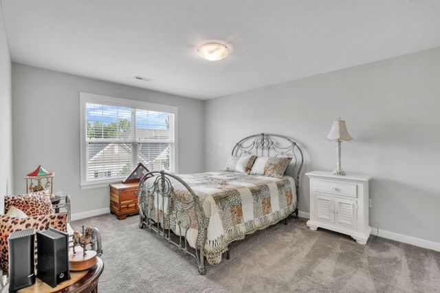4557 Newport Loop E, Grove City, OH 43123
