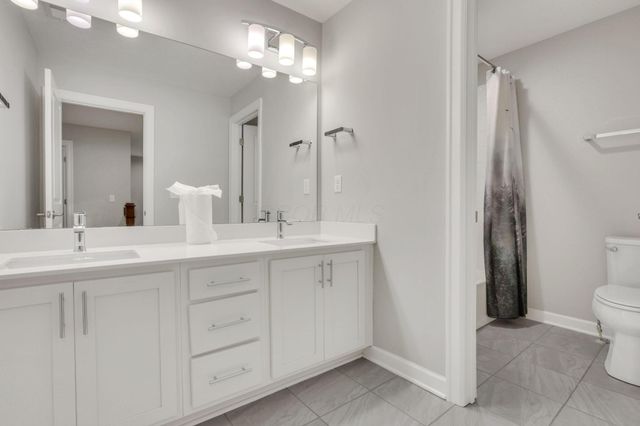 4557 Newport Loop E, Grove City, OH 43123