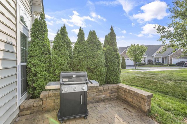 4557 Newport Loop E, Grove City, OH 43123
