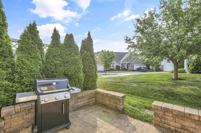 4557 Newport Loop E, Grove City, OH 43123
