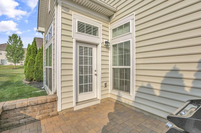 4557 Newport Loop E, Grove City, OH 43123