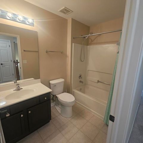 6085 Delaney Drive, Hoffman Estates, IL 60192