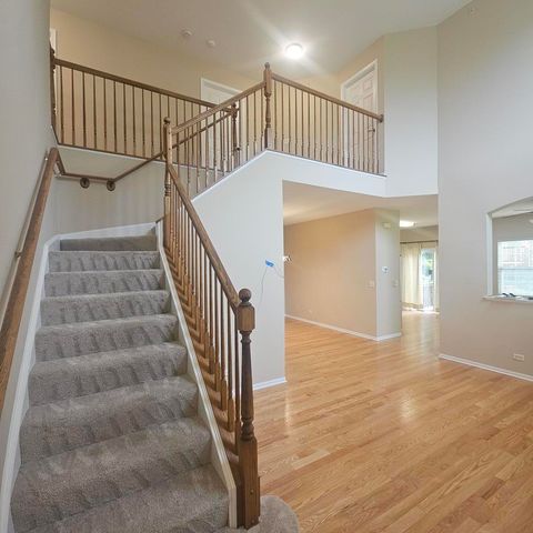 6085 Delaney Drive, Hoffman Estates, IL 60192