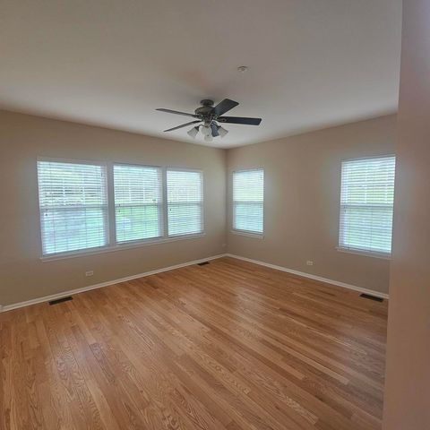 6085 Delaney Drive, Hoffman Estates, IL 60192