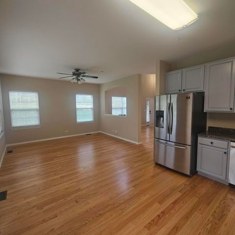 6085 Delaney Drive, Hoffman Estates, IL 60192