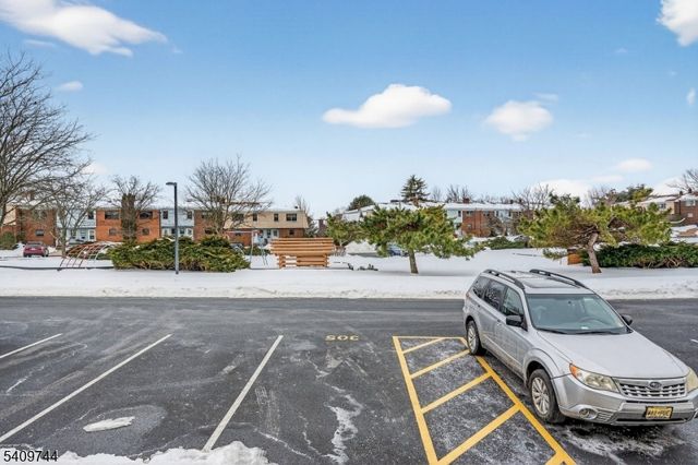 602 Westminster Ct, Hillsborough Twp., NJ 08844