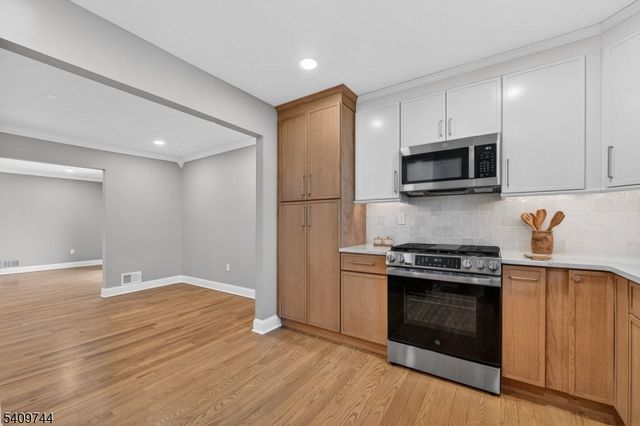 602 Westminster Ct, Hillsborough Twp., NJ 08844