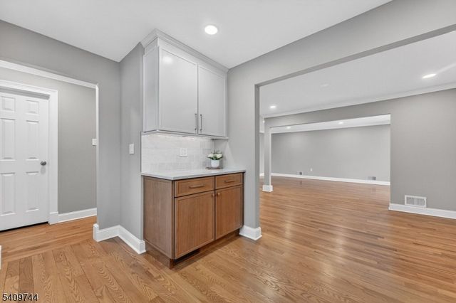 602 Westminster Ct, Hillsborough Twp., NJ 08844