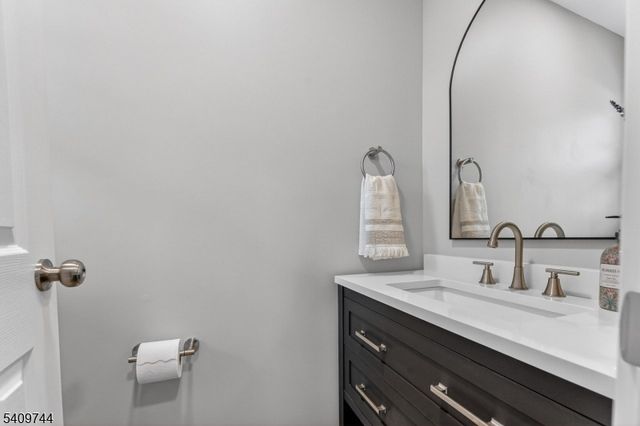 602 Westminster Ct, Hillsborough Twp., NJ 08844