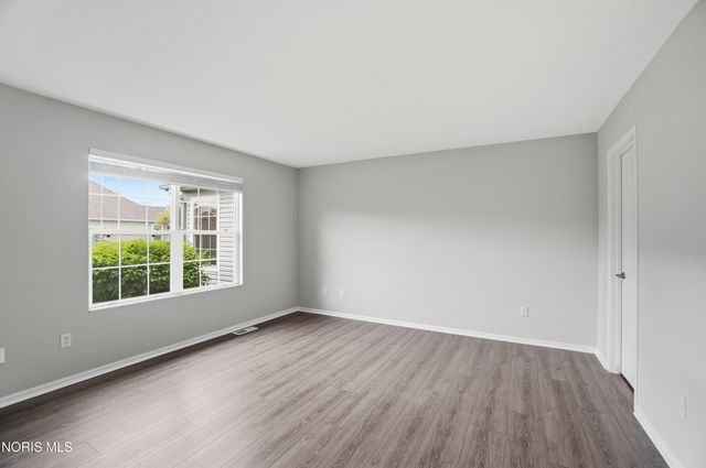 58 E Foxgate Circle, Bowling Green, OH 43402