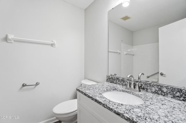 58 E Foxgate Circle, Bowling Green, OH 43402