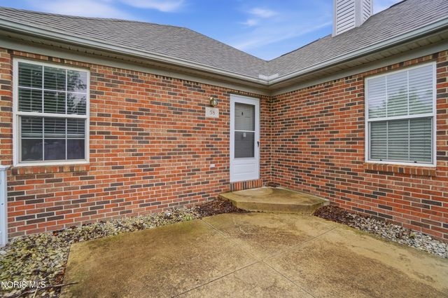 58 E Foxgate Circle, Bowling Green, OH 43402