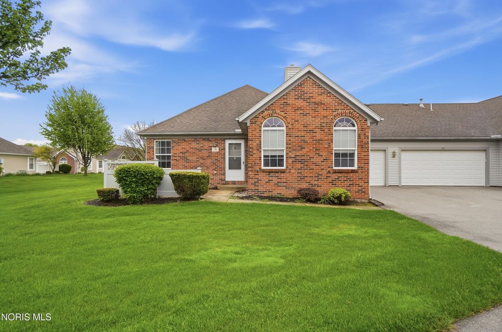 58 E Foxgate Circle, Bowling Green, OH 43402