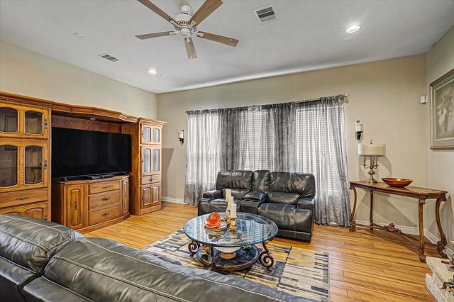 422 Old Orchard Drive, Dickinson, TX 77539