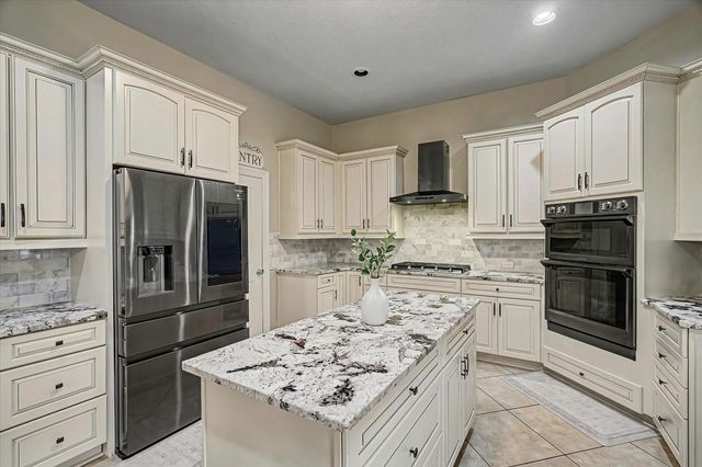 422 Old Orchard Drive, Dickinson, TX 77539