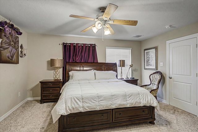 422 Old Orchard Drive, Dickinson, TX 77539