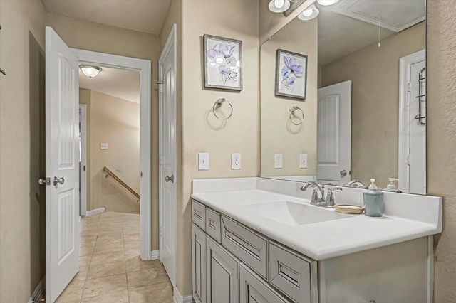 422 Old Orchard Drive, Dickinson, TX 77539