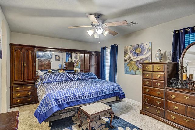 422 Old Orchard Drive, Dickinson, TX 77539