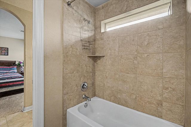 422 Old Orchard Drive, Dickinson, TX 77539