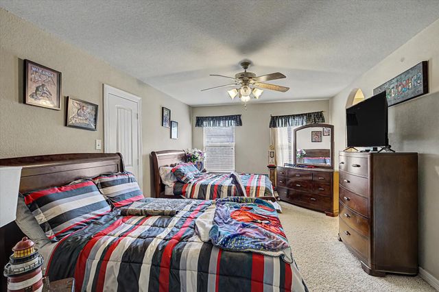 422 Old Orchard Drive, Dickinson, TX 77539