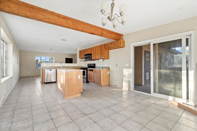 2817 E Glenn Street, Tucson, AZ 85716