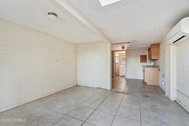 2817 E Glenn Street, Tucson, AZ 85716