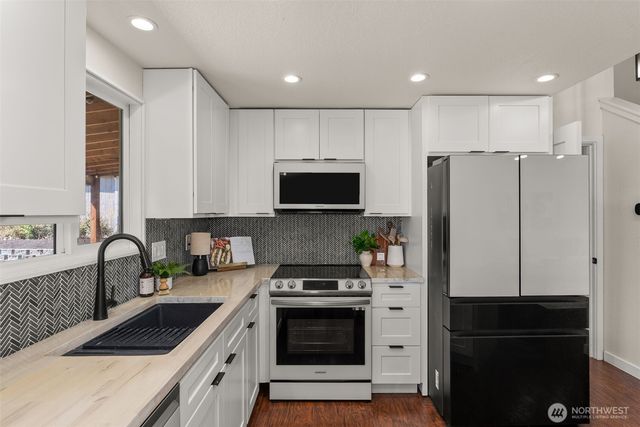 9331 Pinedrop Drive SE, Olympia, WA 98513