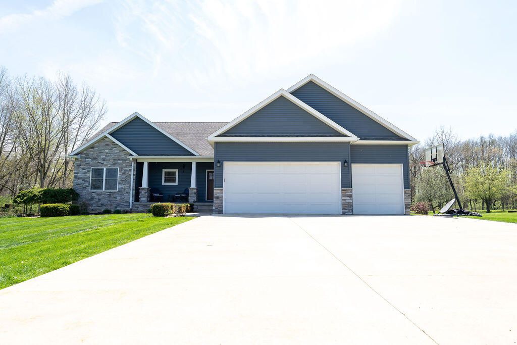 2302 W 250 S, La Porte, IN 46350