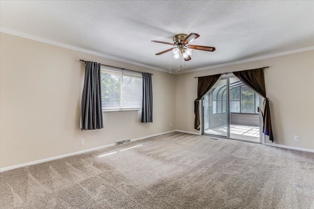 1231 N Dry Creek Dr, Derby, KS 67037